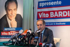 Il nuovo presidente della Regione Basilicata Vito Bardi durante la conferenza stampa dopo l'elezione