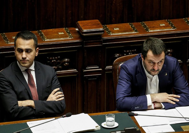 I due vice-premier Luigi Di Maio e Matteo Salvini seduti nei banchi del Governo alla Camera dei Deputati.