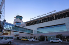 Alitalia, Un'immagine dell'aeroporto di Olbia.