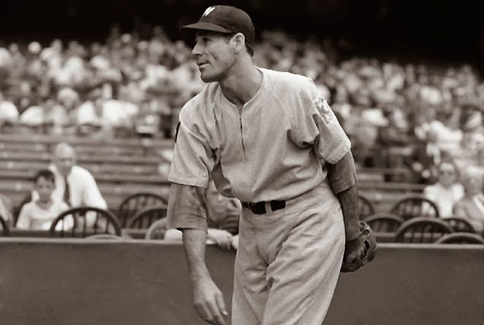 In una foto d'archivio Alejandro Carrasquel in tenuta da baseball.