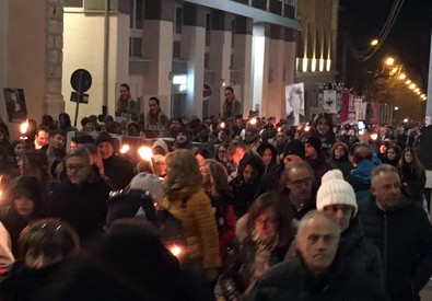 L'Aquila, sfilano in 15mila a 10 anni da sisma.