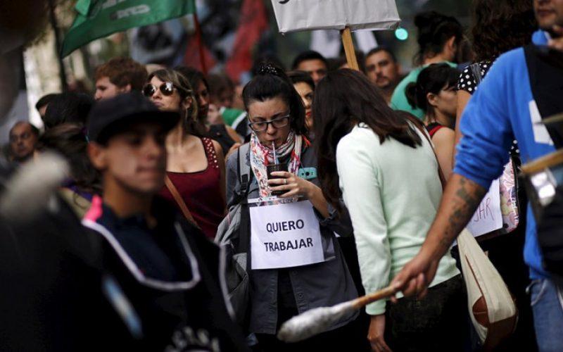 Argentina: manifestazione di giovani disoccupati.