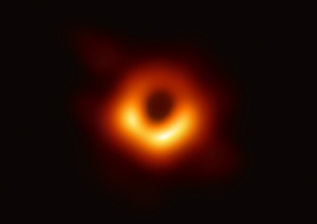 La foto del secolo, prova diretta di un buco nero