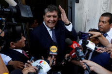 L'ex presidente del Perù, Alan Garcia, in una foto d'archivio.