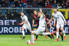 Inter: Mauro Icardi segna il gol su rigore contro il Genoa.