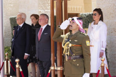 Il Presidente della Repubblica Sergio Mattarella con sua Maestà Re Abdullah II durante gli onori militari, in occasione della visita Ufficiale nel Regno Hascemita di Giordania. Archivio