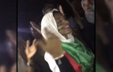 Studentessa canta la rivolta anti-Bashir, video virale sul web.