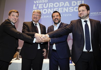 Matteo Salvini con alcuni leader di partiti di destra per le elezioni europee.