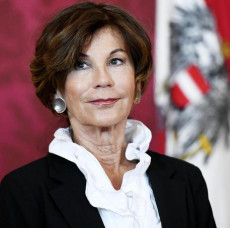 Brigitte Bierlein, presidente della Corte Costituzionale austriaca, traghetterà il Paese al voto di settembre.