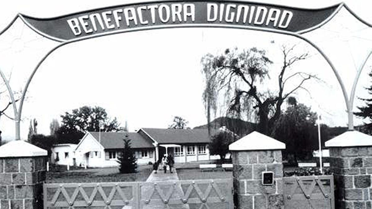 L'ingresso della famigerata "Colonia Dignidad" in Cile