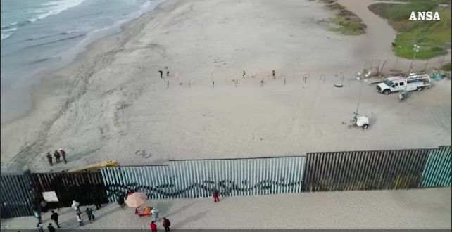 Una parte del muro tra Stati Uniti e Messico.