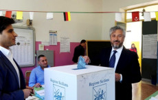 Roberto Gambino, candidato sindaco Caltanissetta, vota per le elezioni per il rinnovo del sindaco e consiglieri, Caltanissetta
