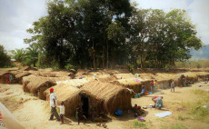 Missione di capanne in un villaggio africano.