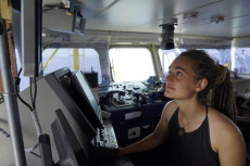La capitana della Sea Watch, Carola Rackete sul ponte di comando della nave.