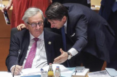 Il primo ministro Giuseppe Conte, spiega i termini della sua lettera alla Ue al presidente della Commissione Europea Jean-Claude Juncker.