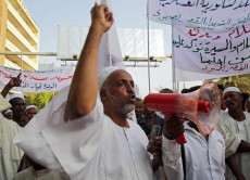 Sudan: Manifestanti dell'opposizione Transitional Military Council (TMC) durante la manifestazione di protesta..