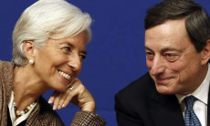 Christine Lagarde e Mario Draghi. Archivio.