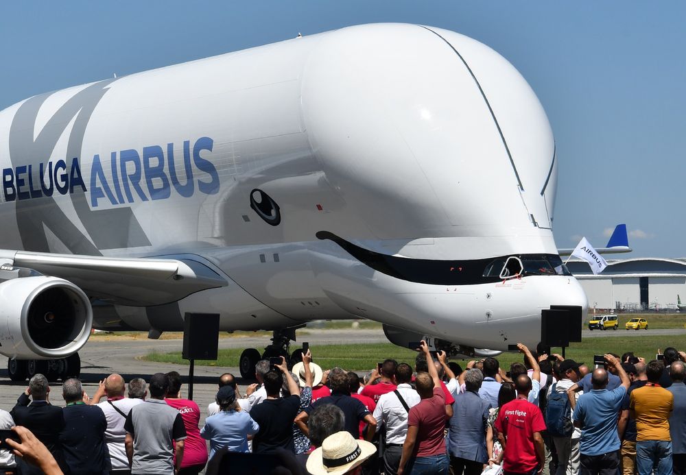 L'Airbus Beluga, con il muso a forma di balena