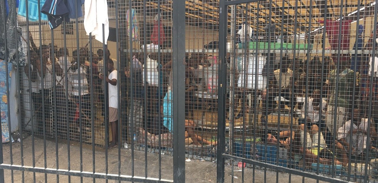 Nei centri di detenzione del governo libico, i migranti muoiono di fame –