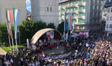 Cortina: Piazza Di Bona il giorno dell'assegnazione delle Olimpiadi invernali 2026