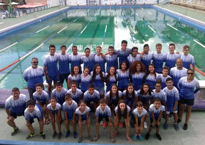 La squadra di nuoto del CIV di Caracas a bordo vasca