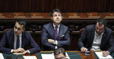 El primer ministro Giuseppe Conte y los dos vice, Luigi Di Maio e Matteo Salvini.