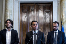 Il capo politico del M5s Luigi Di Maio con Stefano Patuanelli e Francesco Silvestri, dopo le consultazioni con il Primo Ministro incaricato, Giuseppe Conte.