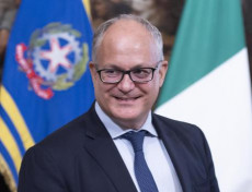 Il ministro dell'Economia e Finanze, Roberto Gualtieri, prima del consiglio dei ministri del secondo governo Conte a Palazzo Chigi