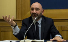Stefano Lucidi nel corso della presentazione del programma Esteri del M5S per le elezioni politiche a Montecitorio.