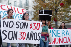 Manifestazione di cileni residenti a Lisbona.