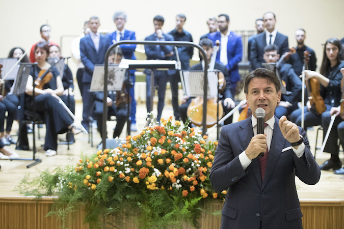 Il Presidente del Consiglio, Giuseppe Conte, incontra gli allievi del Conservatorio statale di musica “Domenico Cimarosa”.