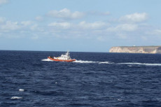 L'imbarcazione della Guardia Costiera durante la cerimonia di commemorazione delle 366 vittime del naufragio del 3 Ottobre 2013