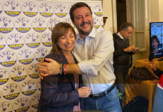 La neoeletta presidente della Regione Umbria Donatella Tesei festeggia l'esito delle elezioni con il leader della Lega Matteo Salvini a Perugia