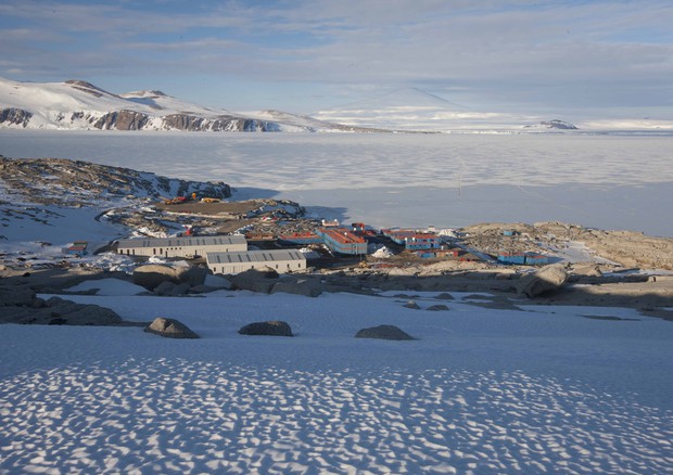 Vista panoramica della base italina in Antartite