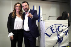 Il segretrio della Lega Nord Matteo Salvini assieme alla candidata Lucia Borgonzoni.