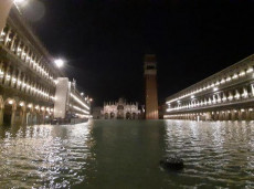Una marea a 187 cm nella Piazza San Marco a Venezia.