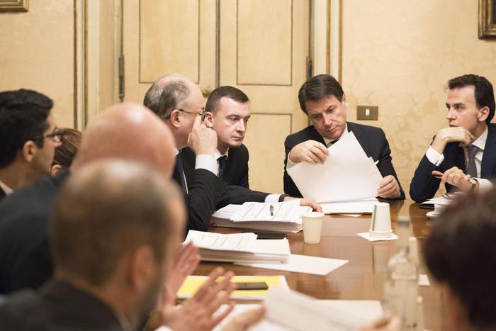 Il presidente del Consglio Giuseppe Conte presiede a Palazzo Chigi il vertice di maggioranza sulla manovra