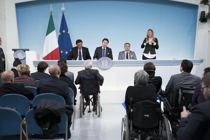 Il premier Giuseppe Conte incontra a palazzo Chigi le Federazioni che rappresentano le persone disabili, Fish e Fand, in occasione della giornata internazionale della disabilità,