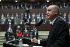 Il presidente della Turchia Recep Tayyip Erdogan durante un meeting del suo partito ad Ankara.