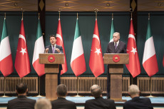 Il Presidente del Consiglio, Giuseppe Conte, con il Presidente della Repubblica di Turchia, Recep Tayyip Erdoğan, durante le dichiarazioni congiunte alla stampa.