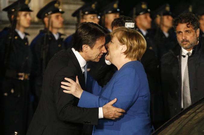 Giuseppe Conte riceve Angela Merkel, durante il meeting a Villa Doria Pamphilj in Rome.