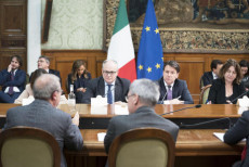 Un momento dell'incontro tra governo e sindacati a palazzo Chigi sul taglio del cuneo fiscale, Roma,