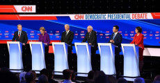 I sei candidati democratici alla presidenza Usa nell'ultimo dibattito Tv. (ANSA)