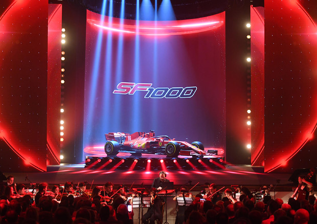 La nuova vettura Ferrari SF1000 presentata al teatro Valli di Reggio Emilia.