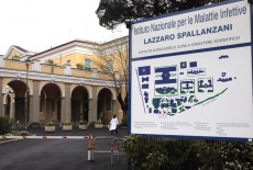 Una immagine dell'esterno dell'Ospedale Lazzaro Spallanzani.