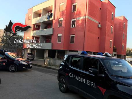 Pattuglia dei Carabinieri di Brindisi intervenuti sul luogo del delitto.