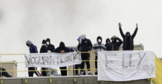 Una foto fornita dal SINAPPe mostra la rivolta nel carcere di Bologna