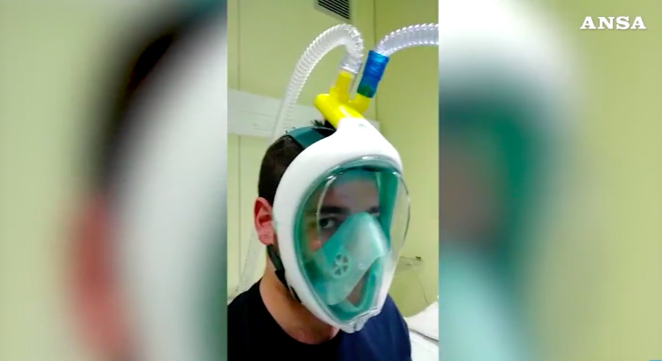 Maschera da sub convertita in maschera anti coronavirus.