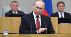 Il Presidente russo Vladimir Putin durante la sessione plenaria della Duma.