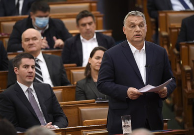 Victor Orban in parlamento